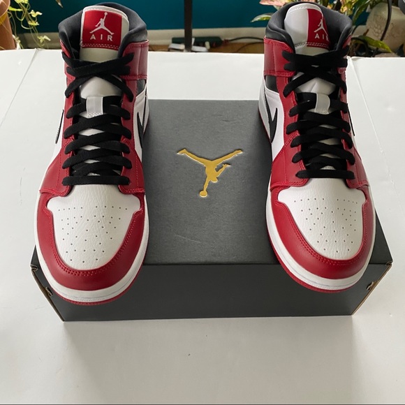 Jordan 1 Mid Chicago (2020) Brand New Mens 10 B&R - Picture 10 of 14